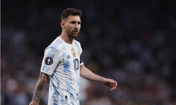 普京在克里姆林宫会见朝鲜外务相崔善姬 俄朝关系进展顺利